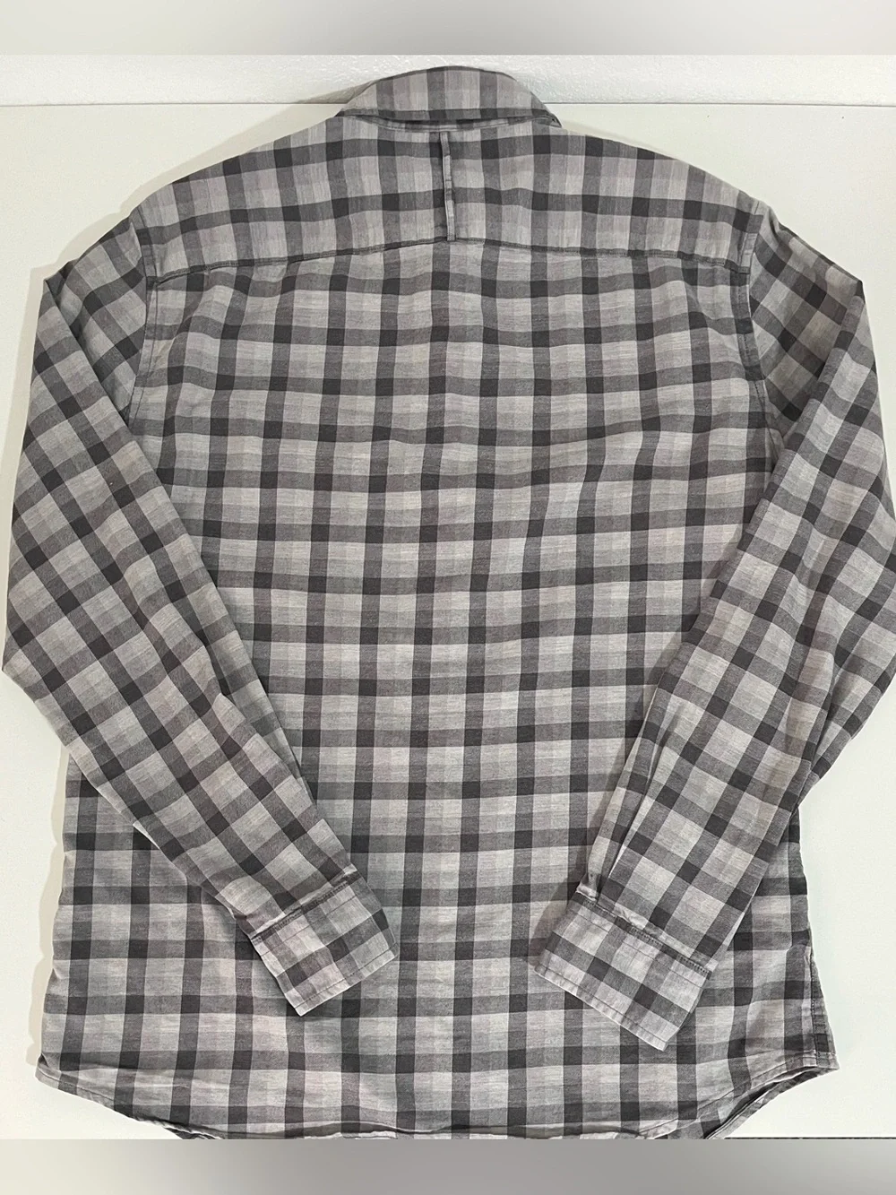 Banana Republic  Luxe Flannel Men's Gray and Black Plaid Long Sleeve Shirt